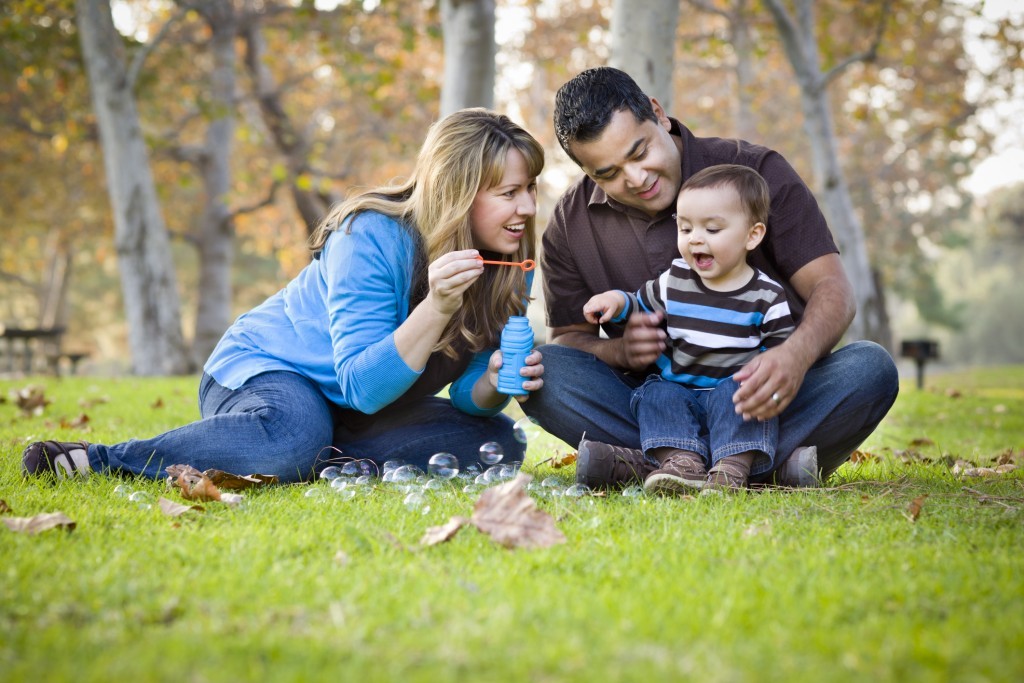 135087111-family-1024x683